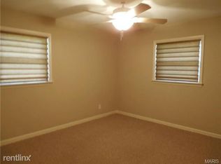 4 Florentine Ct, Florissant, MO 63031