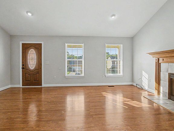 2nd image of 2747 Shamu Dr