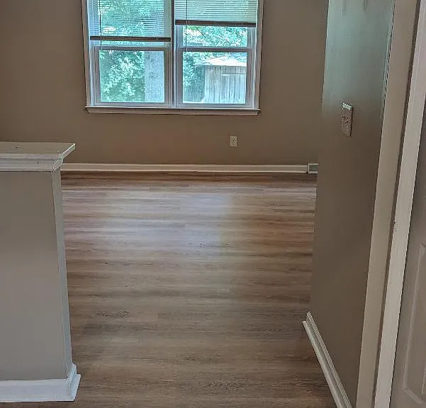 474 Woodview Dr — Photo 8