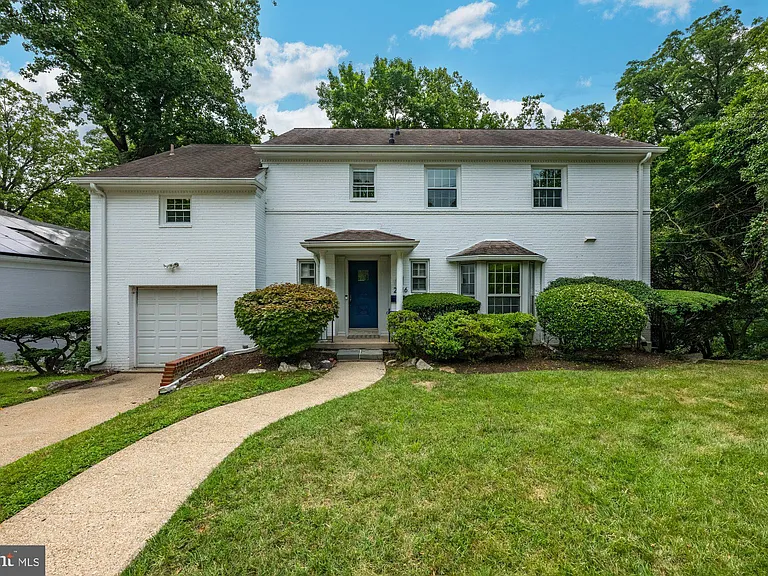 2816 Ellicott St NW — Photo 1
