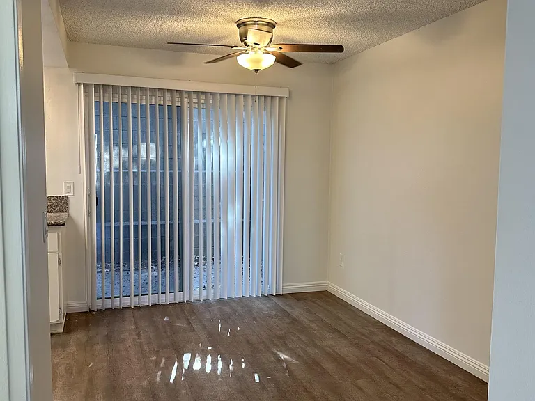 160 N Fonda St #2 — Photo 4