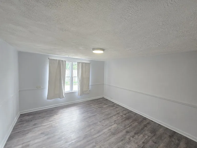 1007 Olsen Ave — Photo 24