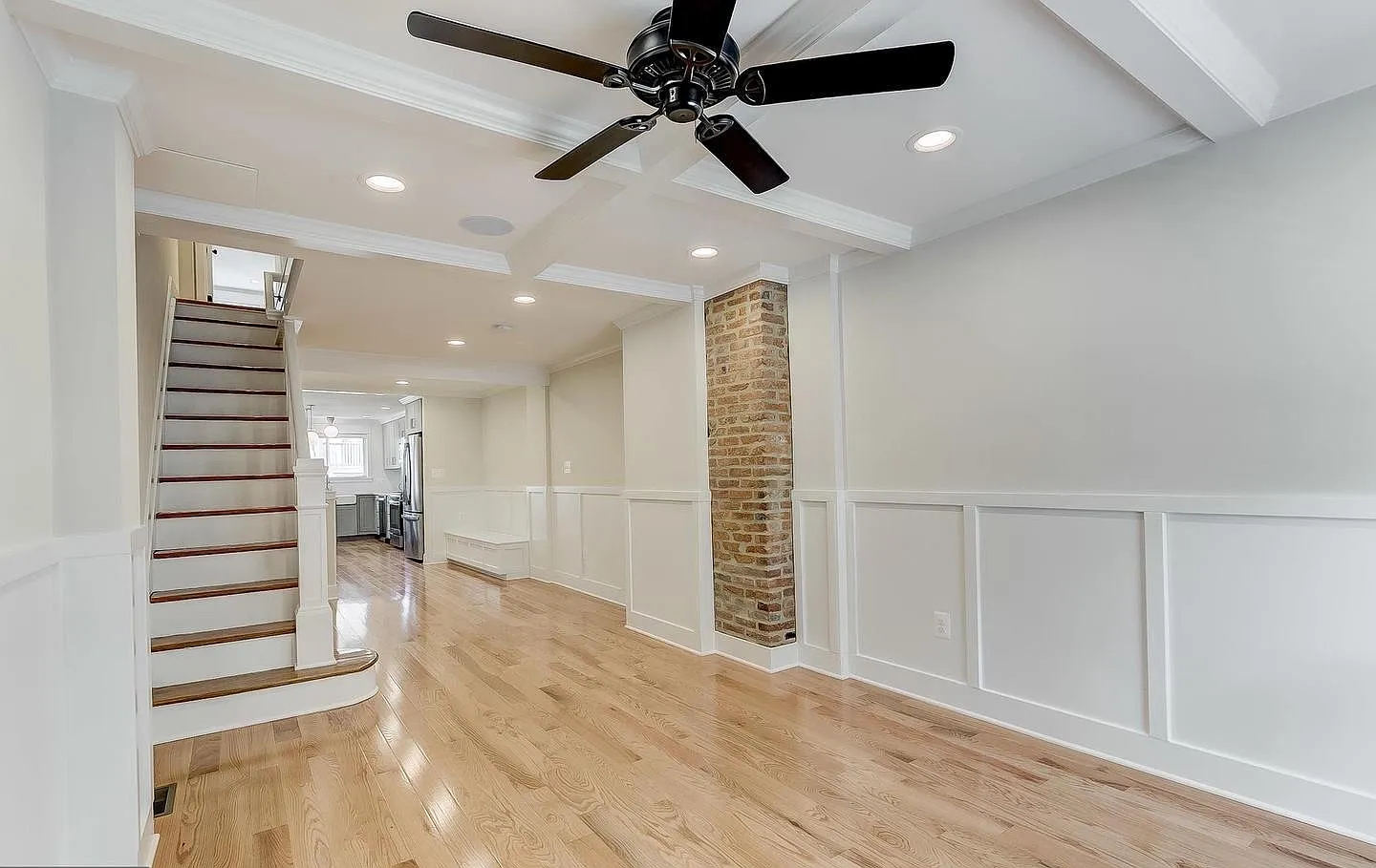 3 bed, 2010 sqft, $3,495 — Photo 2