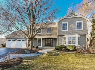 330 Whitney Dr, Barrington, IL