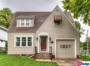 5512 Pine St, Omaha, NE 68106