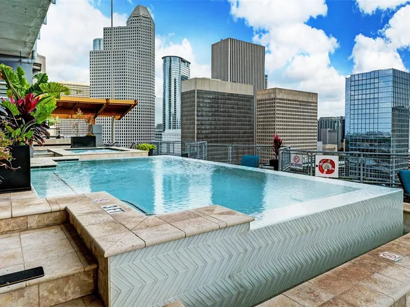 2000 Bagby St APT 9422, Houston, TX 77002