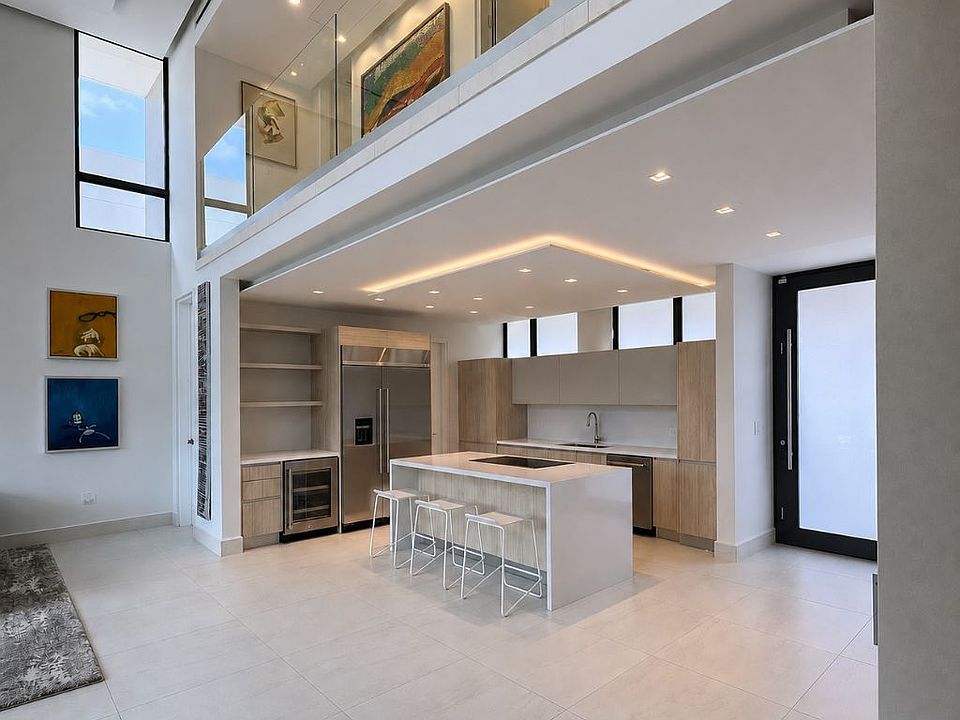 2nd image of Urbanizacion Riviera Parkview #32