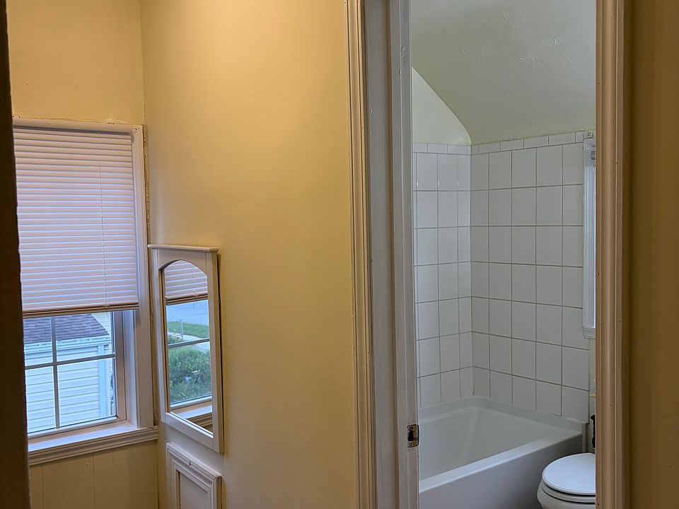 1st image of 46575 Midway Dr