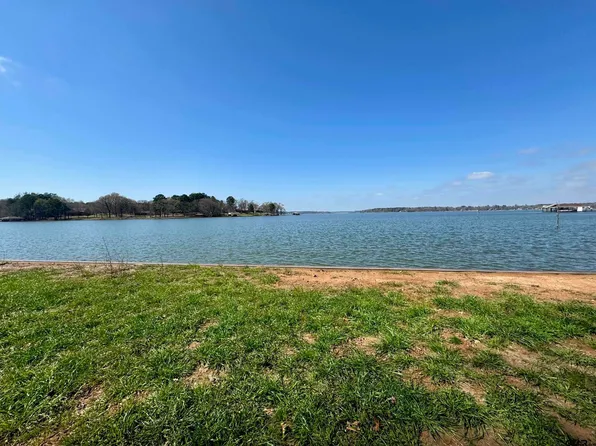 Waterside Ln, Pittsburg, TX 75686