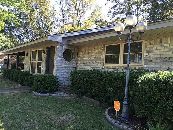 4th image of 802 Becky St