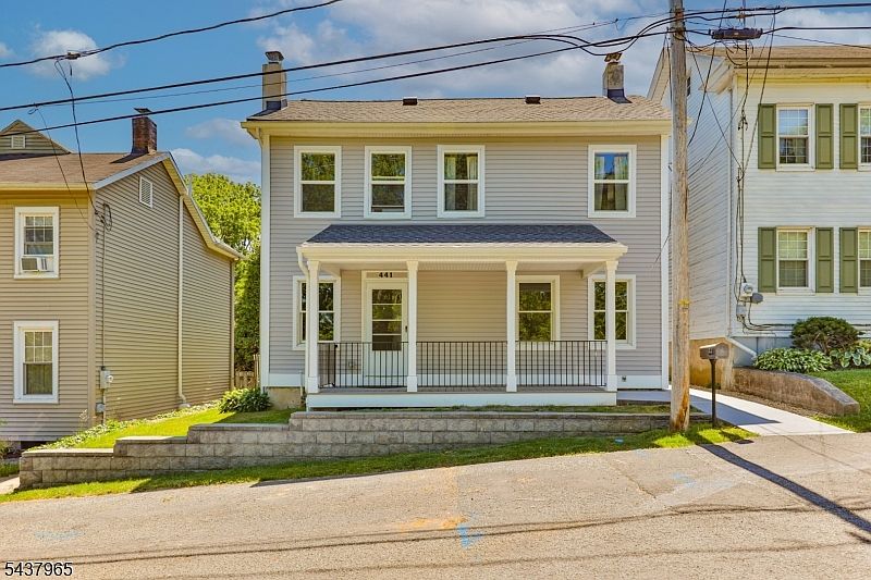 1st image of 441 Maple Ave