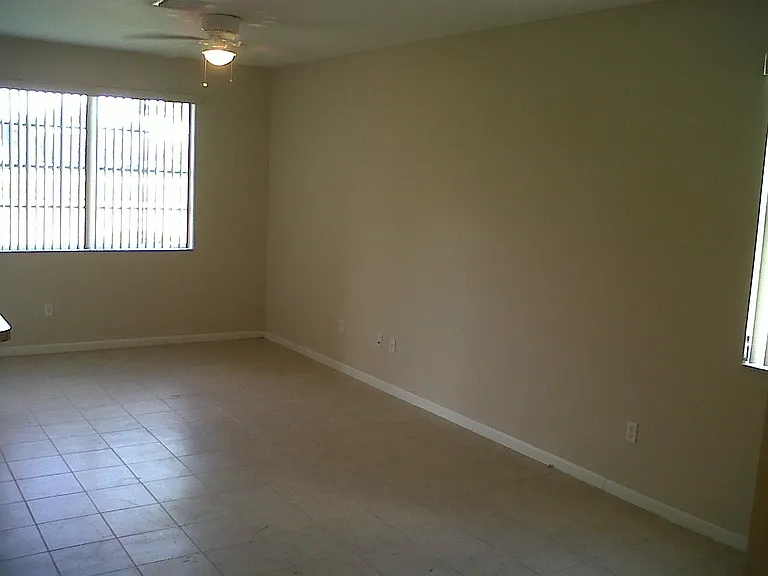 1221 Lucaya Dr — Photo 6