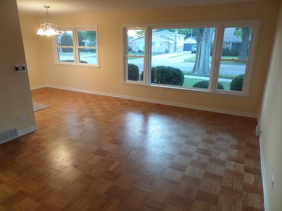 4th image of 1648 S Elm St