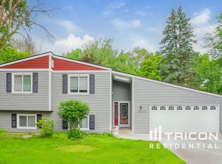 112013 Warner Cir, Chaska, MN 55318