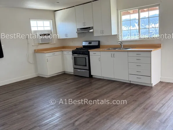 1905 John St, Modesto, CA 95351