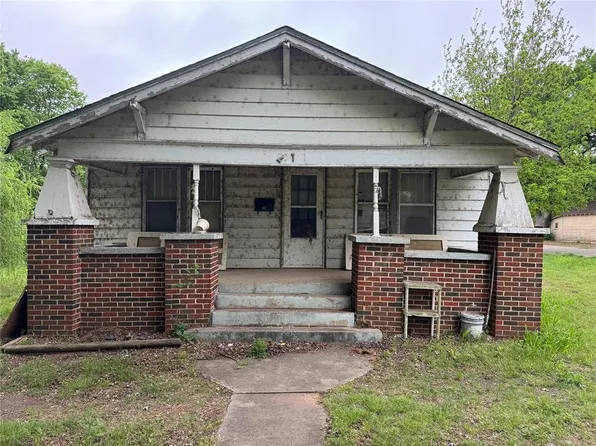 201 S 12th St, Tonkawa, OK 74653