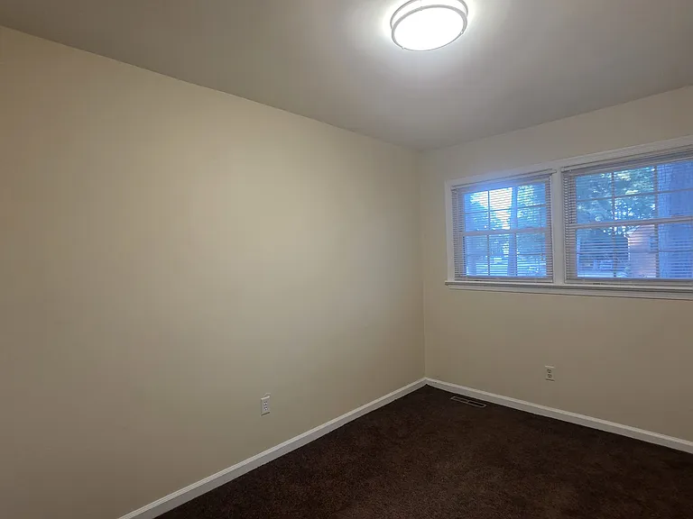 389 Circuit Ln #B — Photo 6