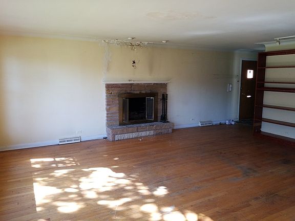 2nd image of 9324 S Longwood Dr