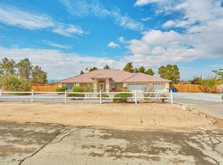 15374 Pohez Rd, Apple Valley, CA 92307