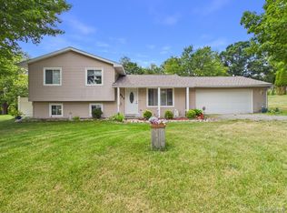 4411 Huckleberry Cir, Columbiaville, MI 48421
