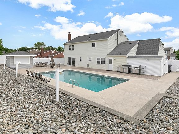 2nd image of 1056 Kells Ct