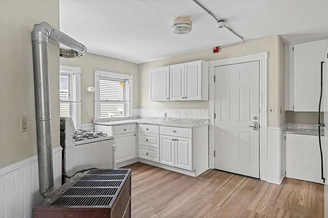2 bed, 817 sqft, $1,775 — Photo 4