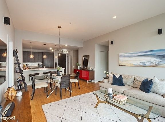 4th image of 240 E Illinois St APT 2908