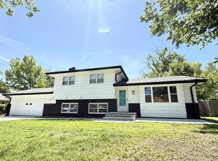 4515 Greenbriar Ln, Wichita, KS 67220