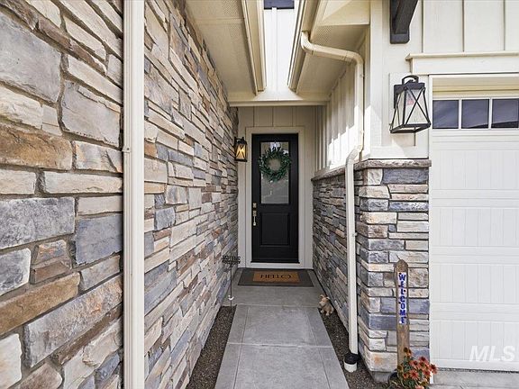 3rd image of 1265 N Diadora Ave