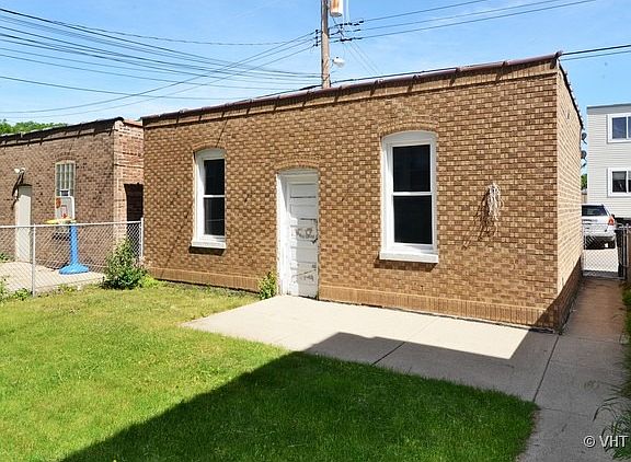 5th image of 2646 W Farragut Ave