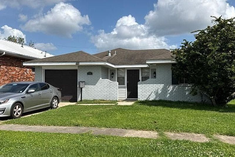1st image of 94 John Hopkins Dr