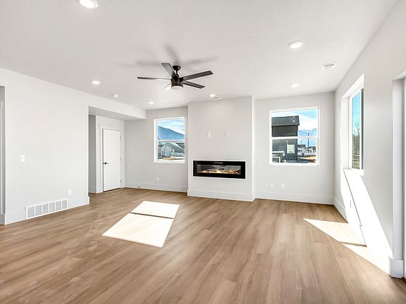 4th image of 547 N Haven Dr