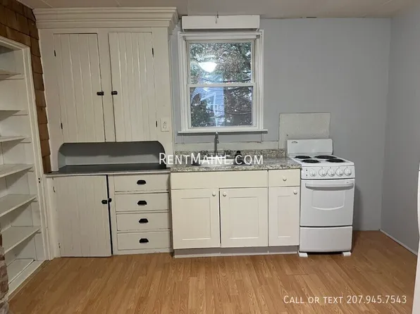 439 4th St APT 3, Old Town, ME 04468