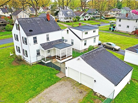 3rd image of 1302 Meadowbrook Ave SE