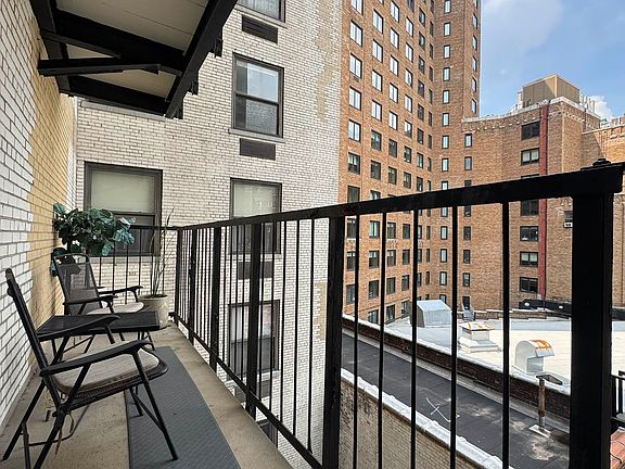 5th image of 201 W 74th St APT 11C