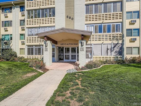 4th image of 680 S Alton Way #1B