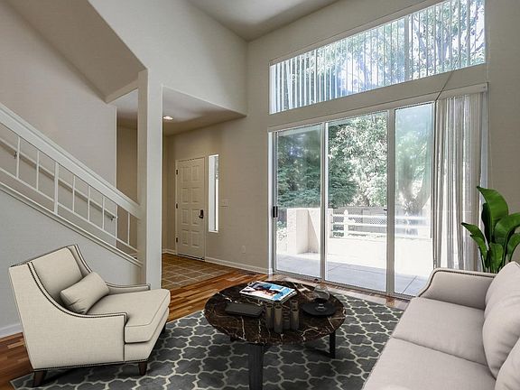 3rd image of 419 Galleria Dr APT 4