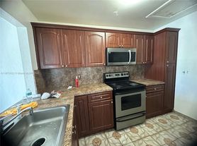 6675 26th Ct, Hialeah, FL