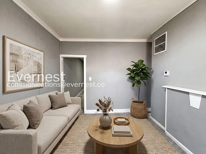 3 bed, 1.0 bath, 984 sqft, $1,600 — Photo 2