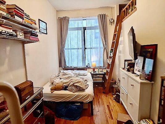 5th image of 253 W 93rd St APT 3N