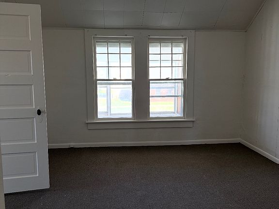 4th image of 501 Main St APT 2