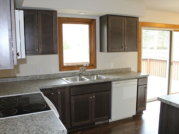 4th image of 3018 Joanne St
