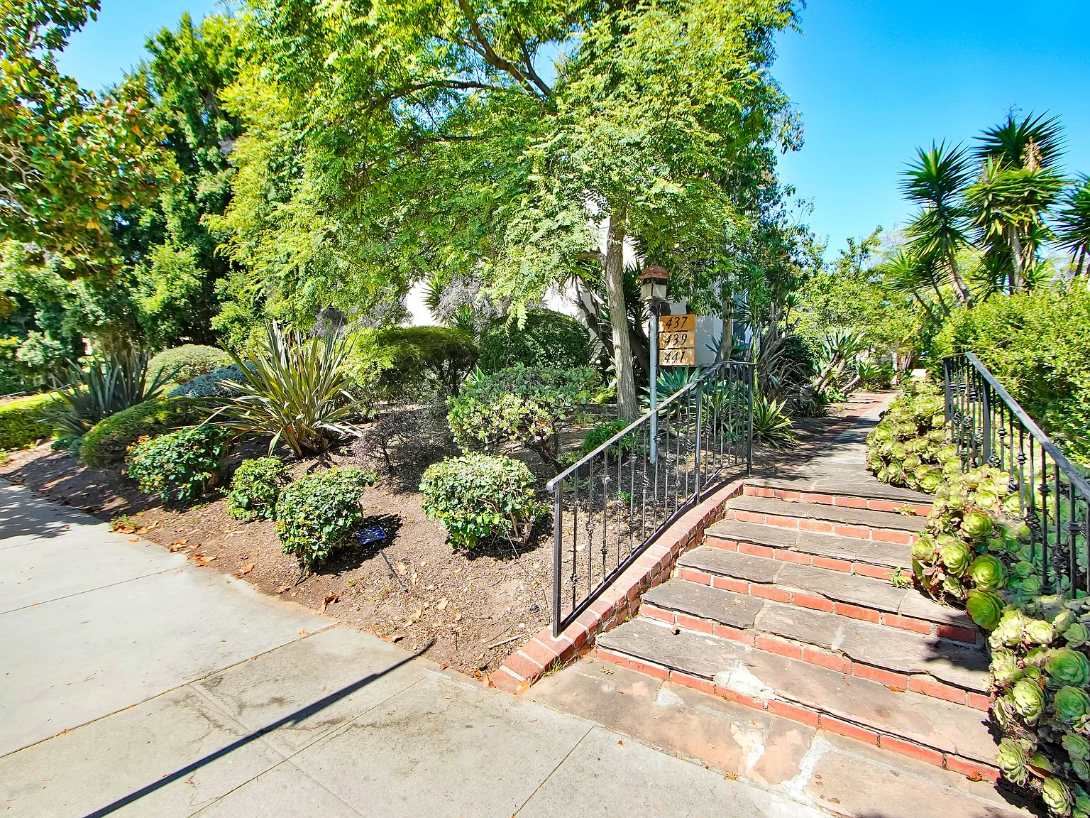 437 San Vicente — Photo 4