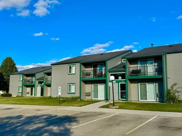 Elkhorn Village Apartments | 1 & 2 Bedroom Apartments in Elkhorn, WI Heat Included