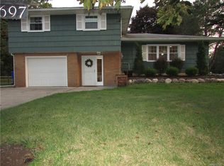 697 Fisher Rd, West Seneca, NY 14224