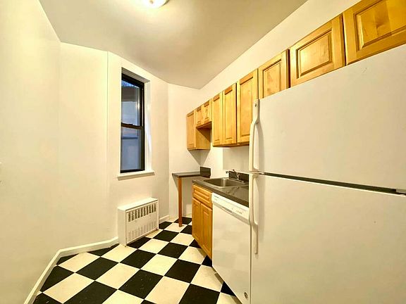 5th image of 216 6th Ave APT 1D