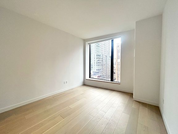 3rd image of 11 Hoyt St #10M
