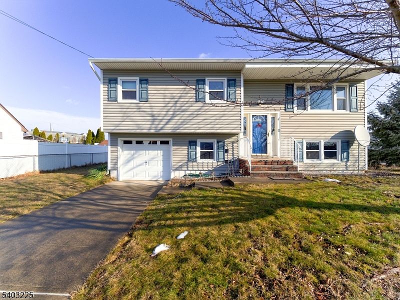 1st image of 5 Clare Ct