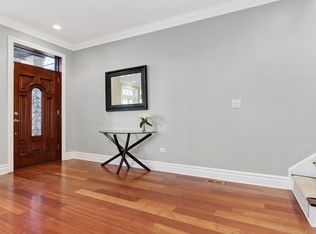 2512 N Artesian Ave, Chicago, IL 60647