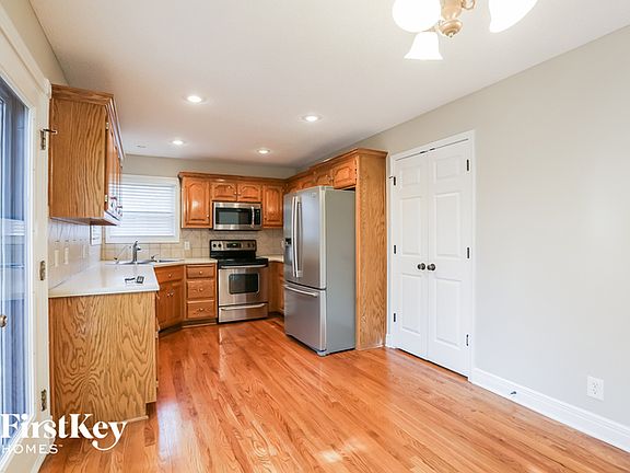 5th image of 10305 N Cypress Ave